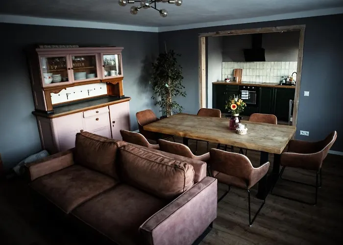 Grosses Schwarze Moewe Nahe Ueckermuende *